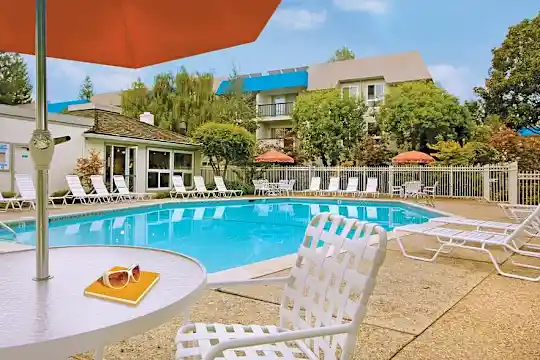 Newport Apartments - Campbell, CA - Photo 4