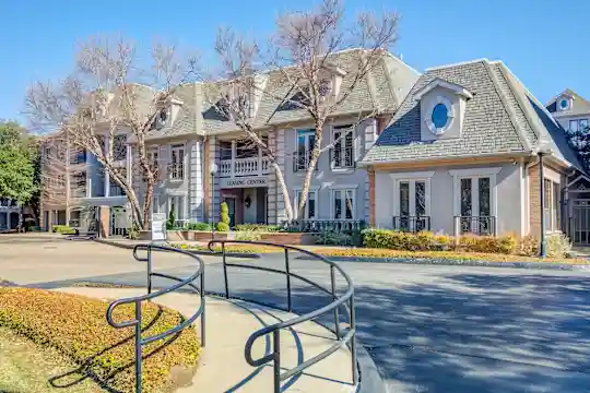 Renaissance at Preston Hollow - Dallas, TX - Photo 37