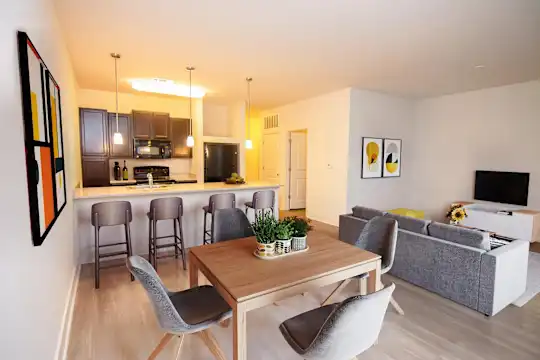 South Junction Apartments - Memphis, TN - Photo 2