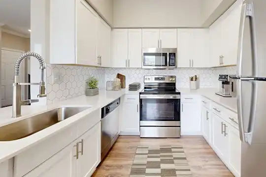 The Oasis Apartments - Colorado Springs, CO - Photo 3