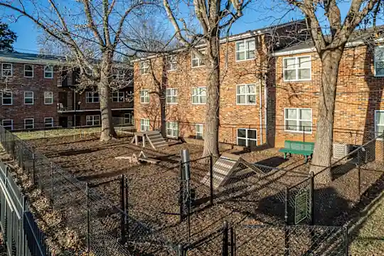 Windsor Court - Knoxville, TN - Photo 6