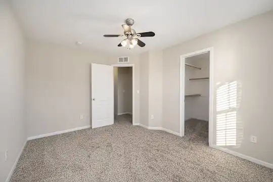 Tiffany Hills Townhomes - Kansas City, MO - Photo 21