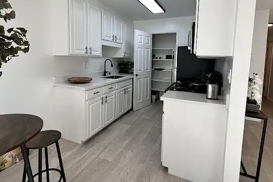 Campbell West Apartments - Campbell, CA - Photo 8