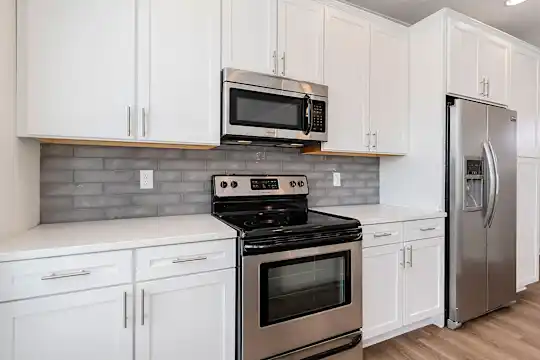 Harrison Park Apartments - Columbus, OH - Photo 16