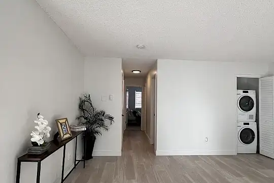 Campbell West Apartments - Campbell, CA - Photo 10