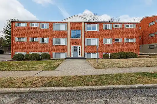 Jadaro Apartments - Cincinnati, OH - Photo 19