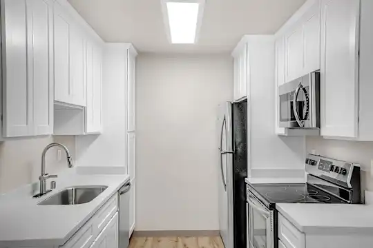 River Walk Apartments - Campbell, CA - Photo 10