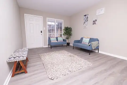The Pines Apartments - Memphis, TN - Photo 3