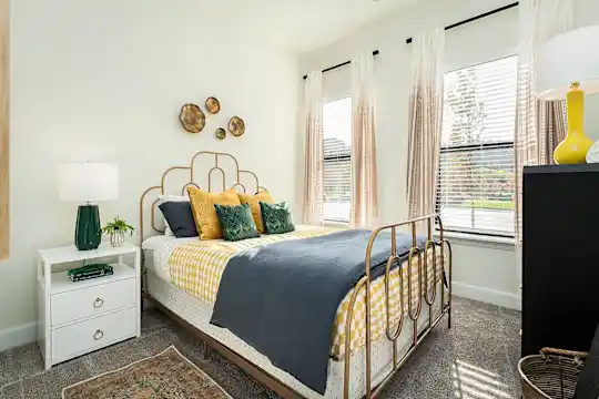 Skytop Apartments - Cincinnati, OH - Photo 8