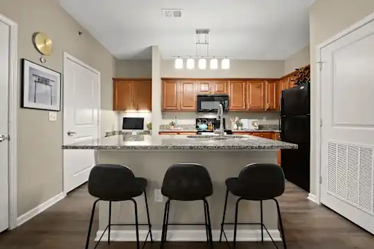Riverstone Apartments - Kansas City, MO - Photo 4
