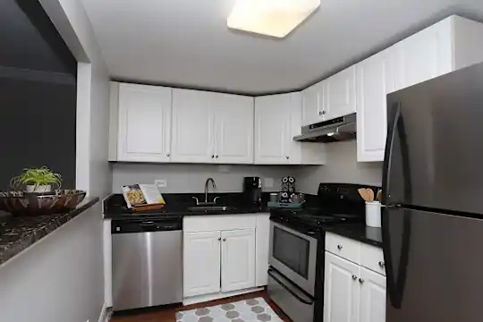 Arts Center Tower Apartments - Atlanta, GA - Photo 6
