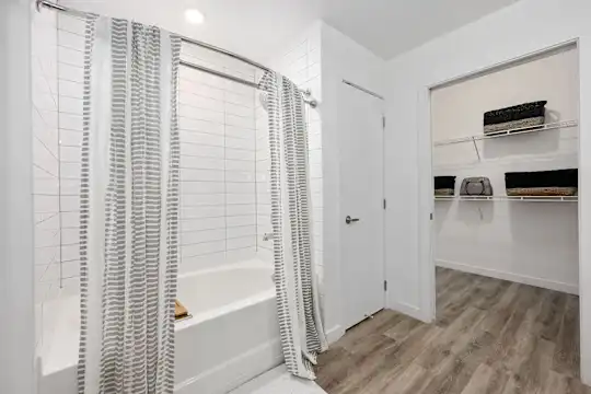 10X Fort Lauderdale - Fort Lauderdale, FL - Photo 15
