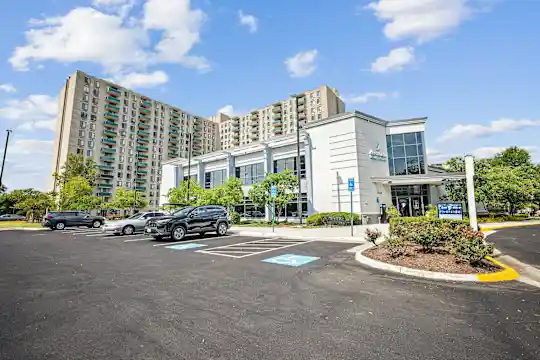 Riverside Apartments - Alexandria, VA - Photo 40