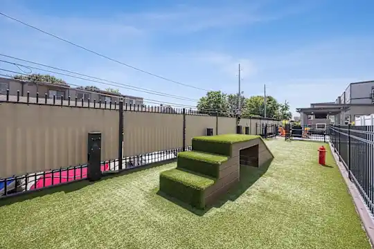 45 Madison Apartments - Kansas City, MO - Photo 16