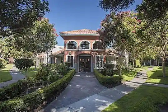 La Valencia Apartment Homes - Campbell, CA - Photo 7