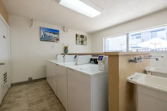 Campbell West Apartments - Campbell, CA - Photo 14