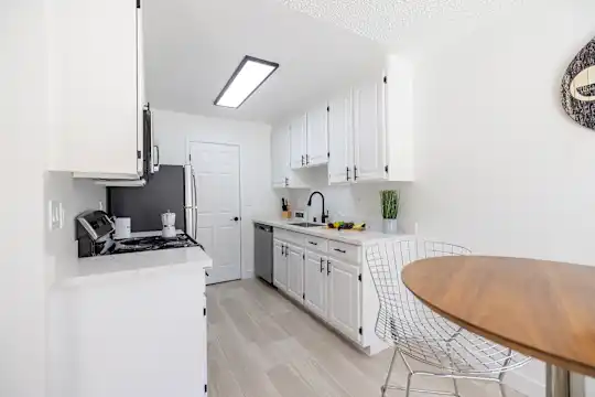 Campbell West Apartments - Campbell, CA - Photo 22