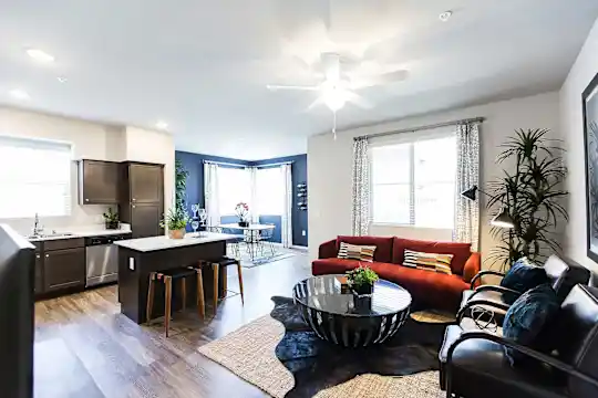 SOLANA APARTMENT HOMES - Las Vegas, NV - Photo 3
