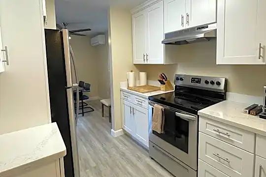 1446 Lexington Dr unit Room 3 - San Jose, CA - Photo 17