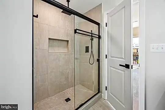 1364 Perry Pl NW #2 - Washington, DC - Photo 20