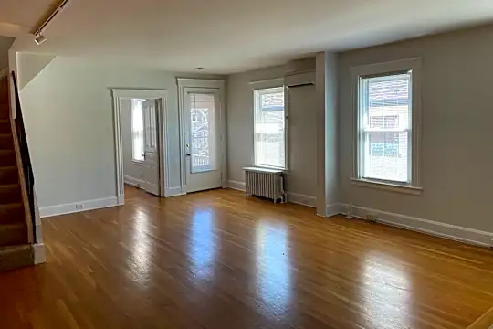 3535 Michigan Ave unit 3535 Michigan Apt #4 - Cincinnati, OH - Photo 3