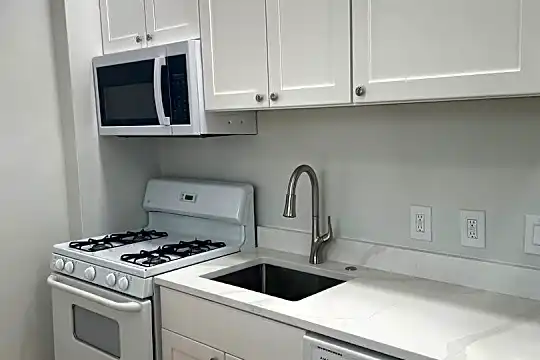 3535 Michigan Ave unit 3535 Michigan Apt #4 - Cincinnati, OH - Photo 8