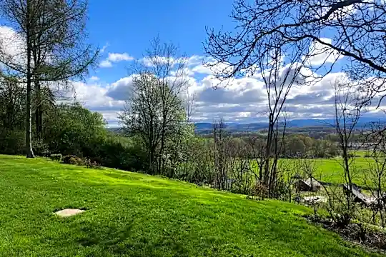 377 Satterly Rd - Ferrisburgh, VT - Photo 6