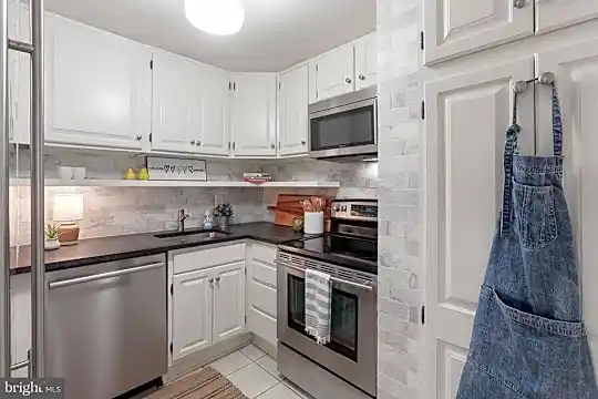 1331 Vermont Ave NW #B - Washington, DC - Photo 7