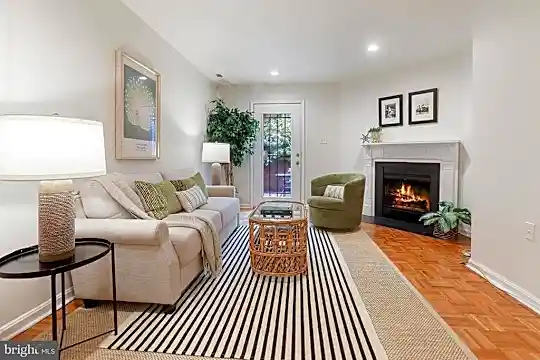 1331 Vermont Ave NW #B - Washington, DC - Photo 17