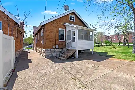 5257 Oleatha Ave - Saint Louis, MO - Photo 26