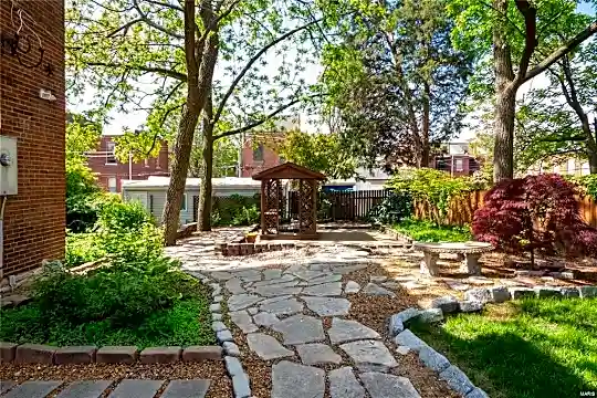 922 Russell Blvd - Saint Louis, MO - Photo 31