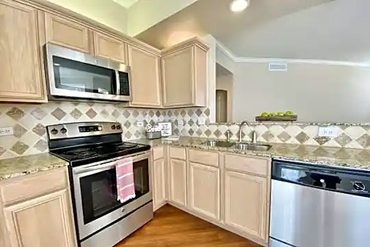 6606 Mapleshade Ln unit # 2004 - Dallas, TX - Photo 6