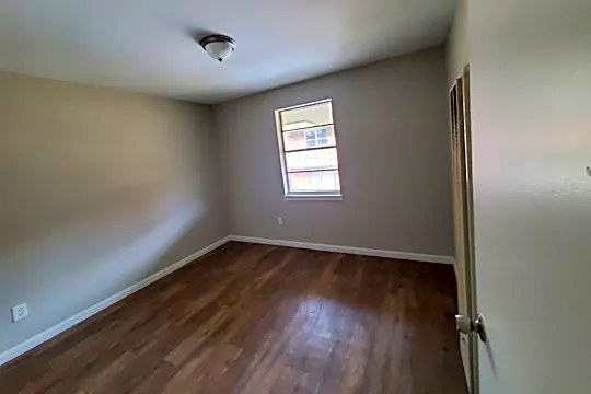 607 E McLemore Ave unit Apt 10 - Memphis, TN - Photo 4