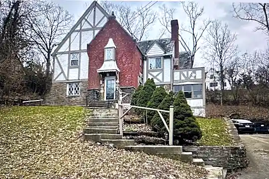 787 Ludlow Ave unit 2 - Cincinnati, OH - Photo 1