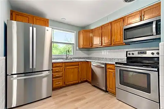 637 Karess Dr - Saint Louis, MO - Photo 5