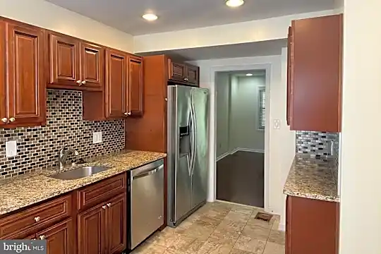 2232 Ridge Pl SE - Washington, DC - Photo 3