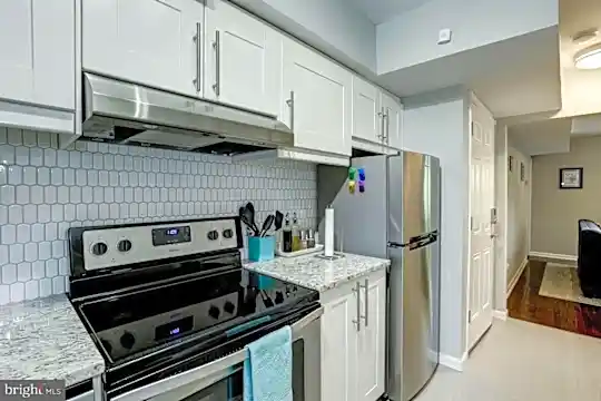 515 Oakwood St SE #1 - Washington, DC - Photo 4