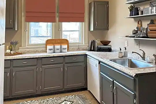1896 Peabody Ave unit 11 - Memphis, TN - Photo 2