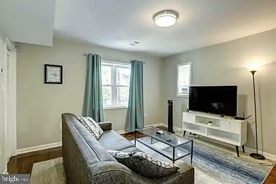 515 Oakwood St SE #1 - Washington, DC - Photo 8
