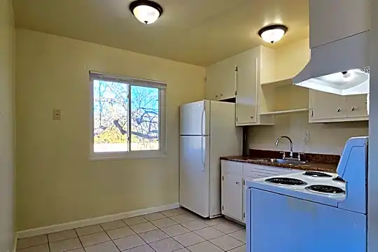 1381 San Tomas Aquino Pkwy unit 3 - San Jose, CA - Photo 3