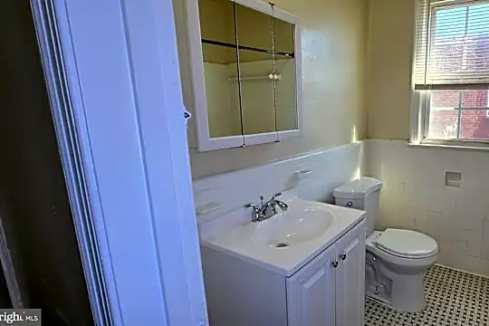 604 Mellon St SE #3 - Washington, DC - Photo 4