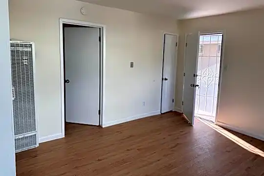 251 La Pala Dr unit Unit 1 - San Jose, CA - Photo 8
