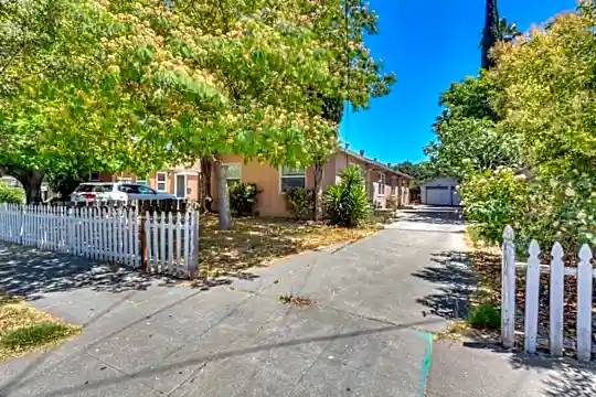 974 E Julian St - San Jose, CA - Photo 10