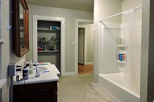 3405 Clifton Ave unit Unit 7 - Cincinnati, OH - Photo 17