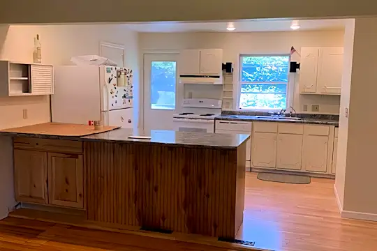 134 Spear St - South Burlington, VT - Photo 1