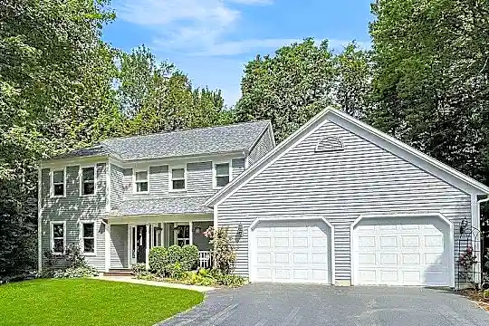 43 Cardinal Way - Shelburne, VT - Photo 2