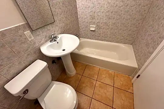 251 La Pala Dr unit Unit 1 - San Jose, CA - Photo 16