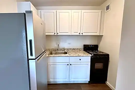 1311 Delaware Ave SW #242 - Washington, DC - Photo 2
