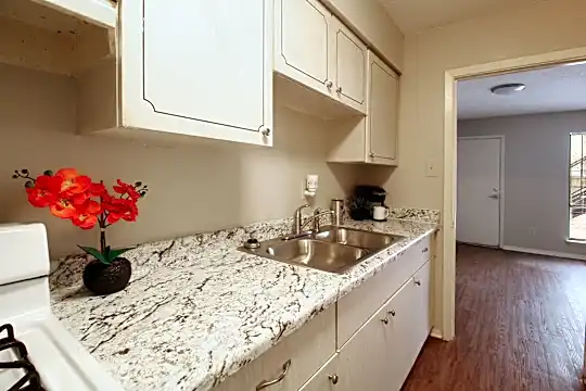 592 Patterson St unit 592 #10 - Memphis, TN - Photo 5