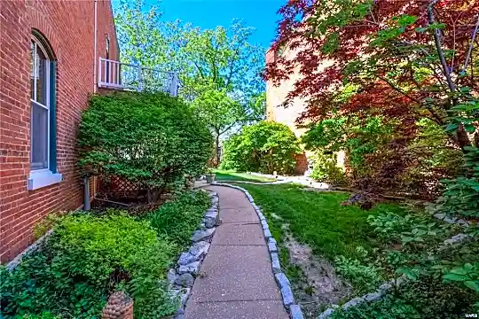 922 Russell Blvd - Saint Louis, MO - Photo 26